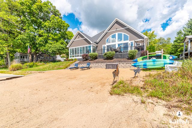 22133 Leota Drive, Sand Lake, MI 49343