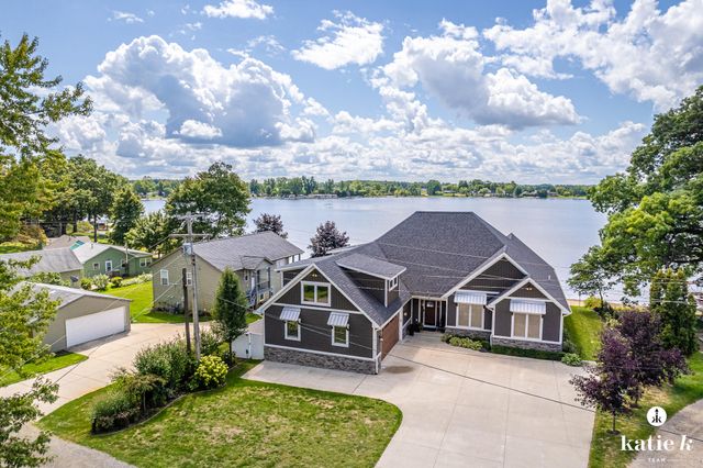 22133 Leota Drive, Sand Lake, MI 49343