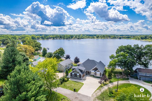 22133 Leota Drive, Sand Lake, MI 49343