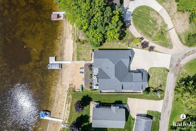 22133 Leota Drive, Sand Lake, MI 49343