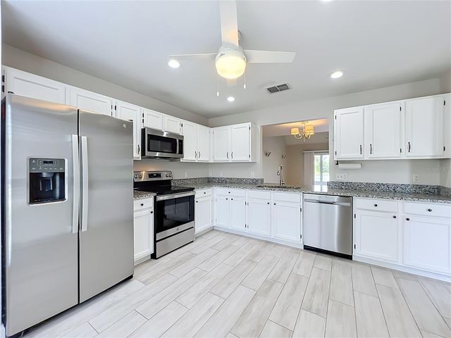 900 W CHARING CROSS CIRCLE, Lake Mary, FL 32746