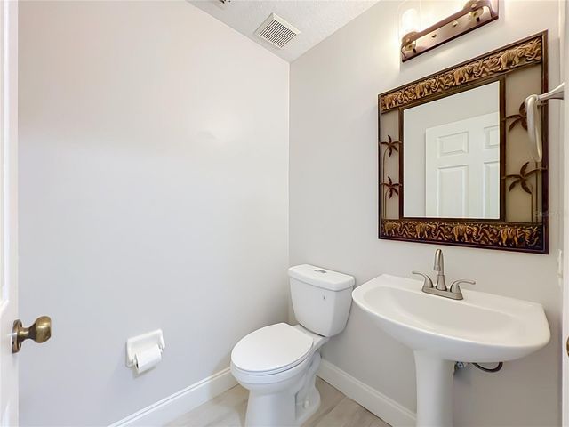900 W CHARING CROSS CIRCLE, Lake Mary, FL 32746