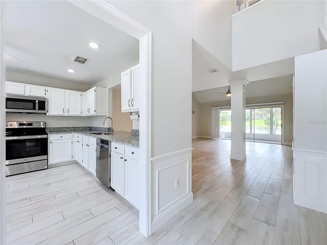 900 W CHARING CROSS CIRCLE, Lake Mary, FL 32746