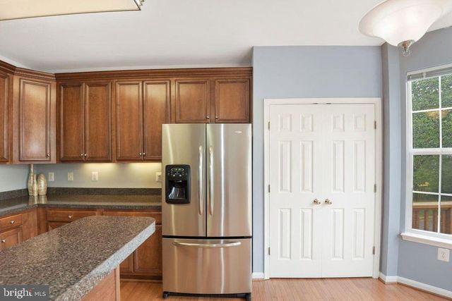 2366 HUNTINGTON STATION CT, Alexandria, VA 22303
