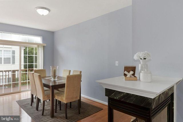 2366 HUNTINGTON STATION CT, Alexandria, VA 22303