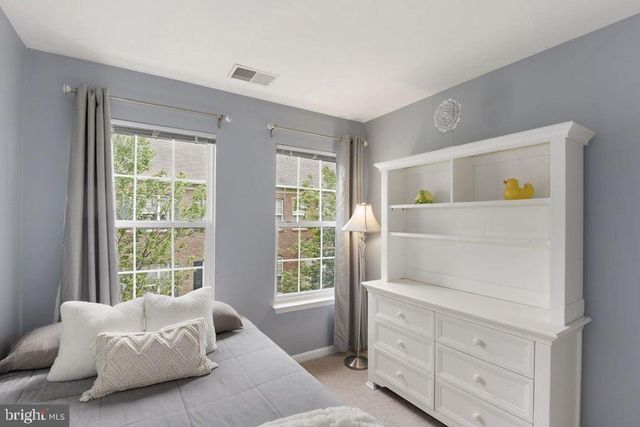 2366 HUNTINGTON STATION CT, Alexandria, VA 22303
