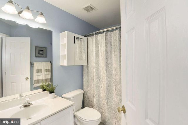 2366 HUNTINGTON STATION CT, Alexandria, VA 22303
