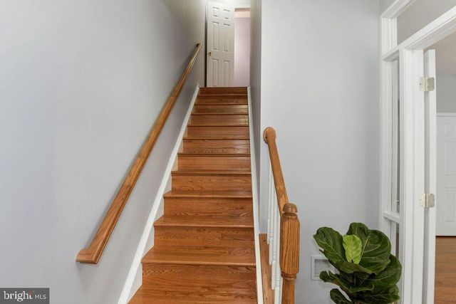 2366 HUNTINGTON STATION CT, Alexandria, VA 22303