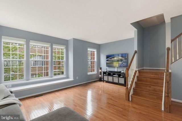 2366 HUNTINGTON STATION CT, Alexandria, VA 22303