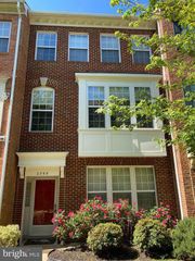 2366 HUNTINGTON STATION CT, Alexandria, VA 22303