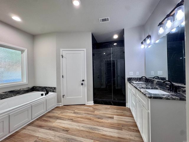 2701 Johnswood Village, Bryant, AR 72022