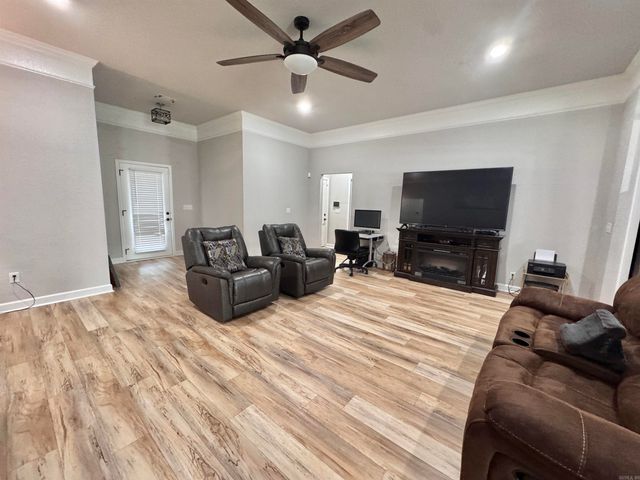 2701 Johnswood Village, Bryant, AR 72022