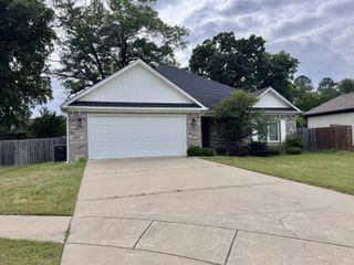 2701 Johnswood Village, Bryant, AR 72022