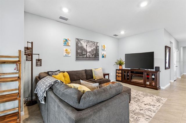 8382 BOWER BASS CIRCLE, Wesley Chapel, FL 33545