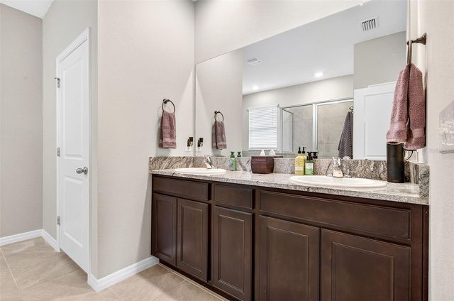 8382 BOWER BASS CIRCLE, Wesley Chapel, FL 33545