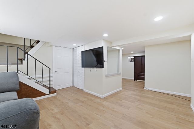 1216 Ringwood Ave, Wanaque Boro, NJ 07420