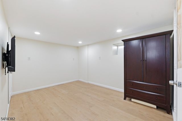 1216 Ringwood Ave, Wanaque Boro, NJ 07420