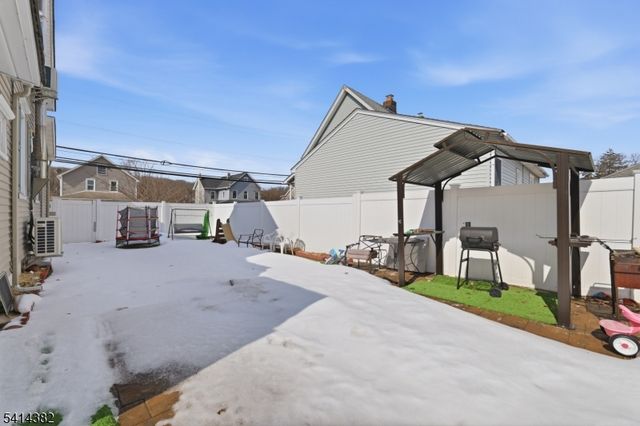 1216 Ringwood Ave, Wanaque Boro, NJ 07420