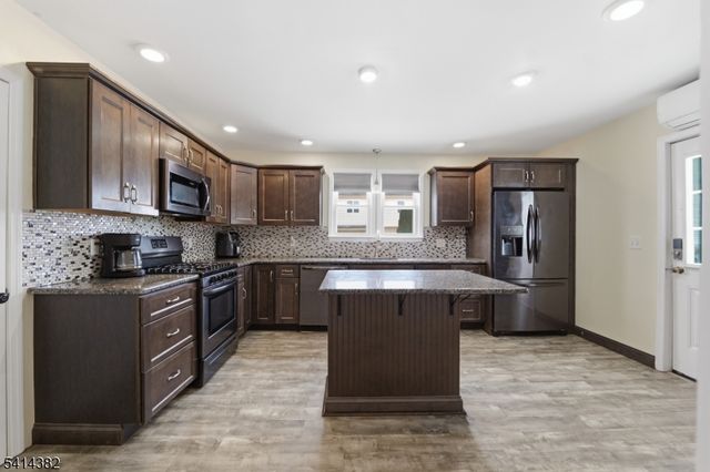 1216 Ringwood Ave, Wanaque Boro, NJ 07420