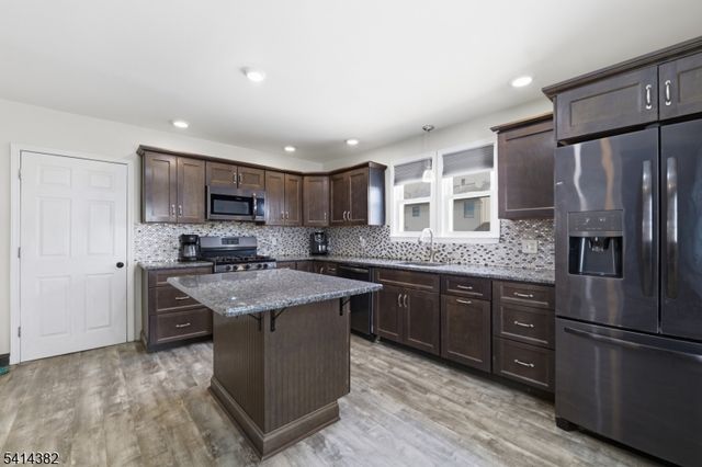 1216 Ringwood Ave, Wanaque Boro, NJ 07420