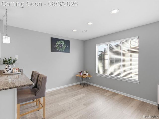 968 Country Club Drive 4, Saint Clair Shores, MI 48082