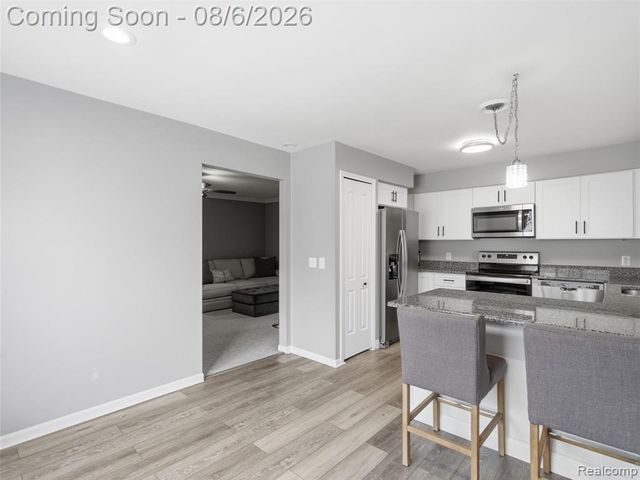 968 Country Club Drive 4, Saint Clair Shores, MI 48082