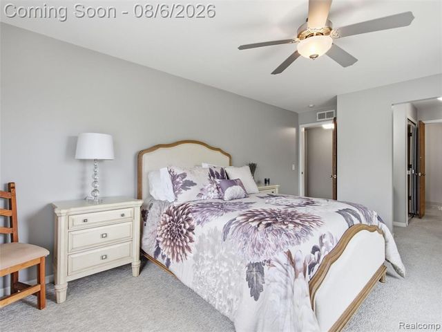 968 Country Club Drive 4, Saint Clair Shores, MI 48082