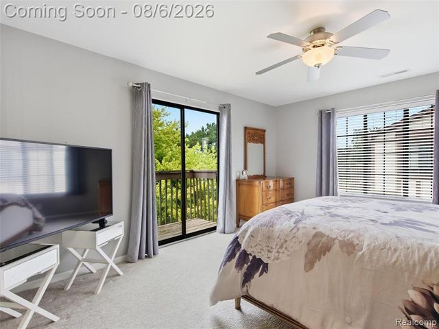 968 Country Club Drive 4, Saint Clair Shores, MI 48082