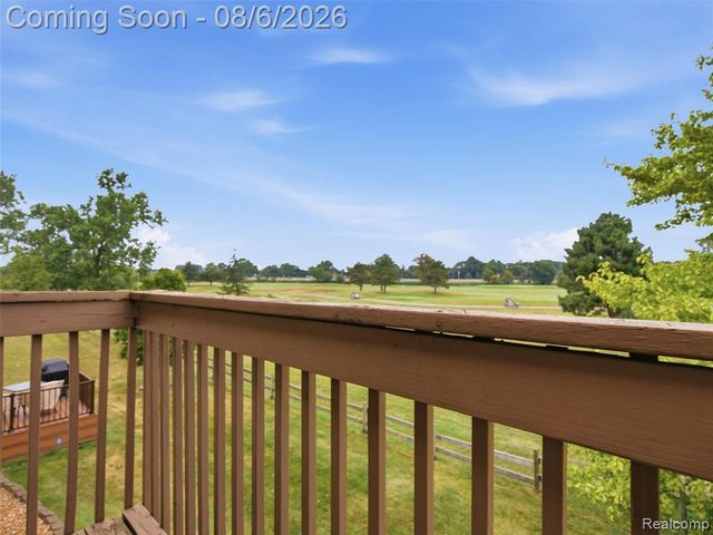 968 Country Club Drive 4, Saint Clair Shores, MI 48082