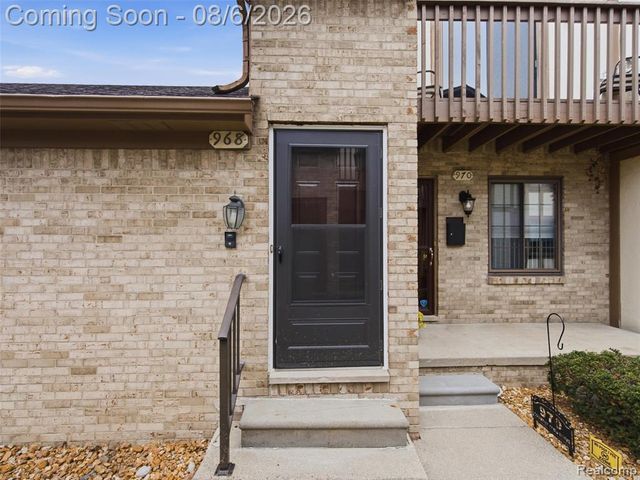 968 Country Club Drive 4, Saint Clair Shores, MI 48082