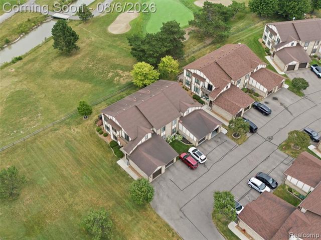 968 Country Club Drive 4, Saint Clair Shores, MI 48082