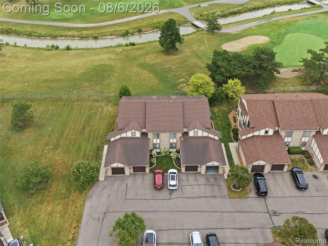968 Country Club Drive 4, Saint Clair Shores, MI 48082