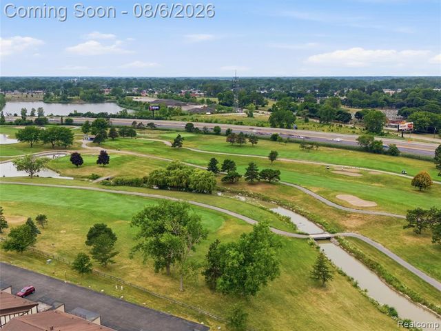 968 Country Club Drive 4, Saint Clair Shores, MI 48082