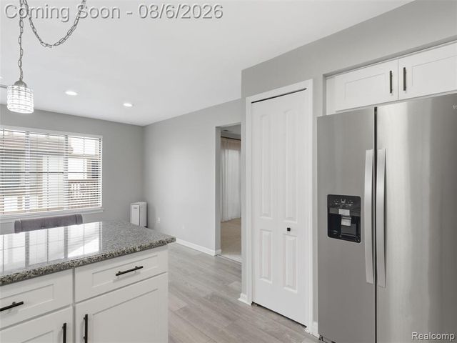 968 Country Club Drive 4, Saint Clair Shores, MI 48082