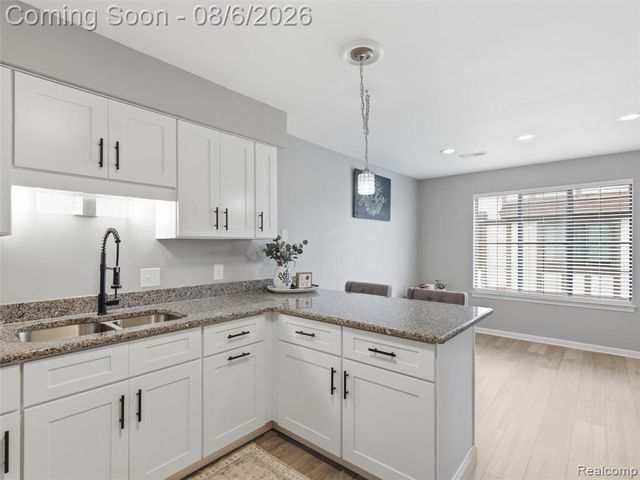 968 Country Club Drive 4, Saint Clair Shores, MI 48082