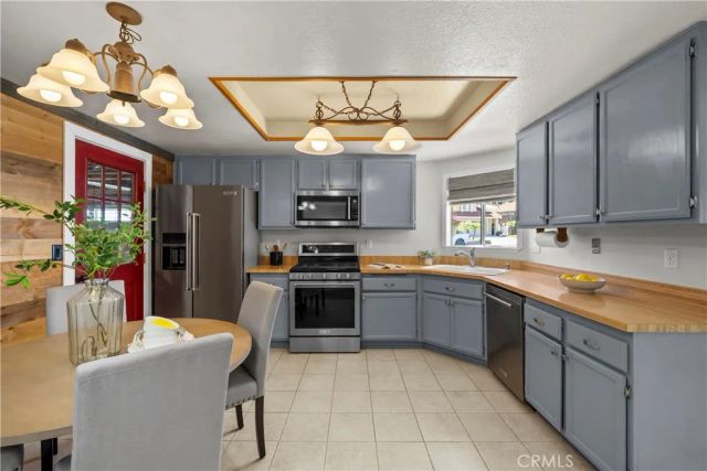 15219 Poppy Meadow, Canyon Country, CA 91387