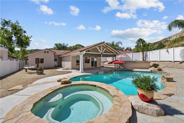 15219 Poppy Meadow, Canyon Country, CA 91387