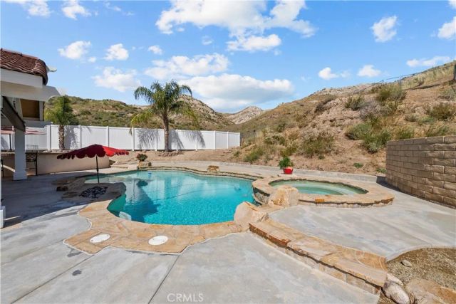 15219 Poppy Meadow, Canyon Country, CA 91387