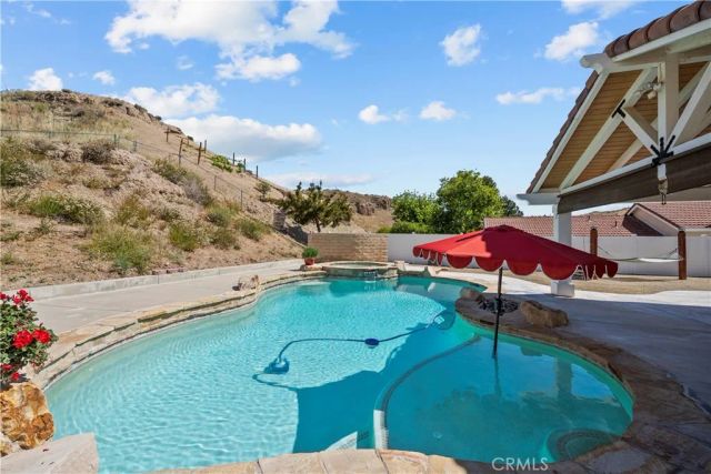 15219 Poppy Meadow, Canyon Country, CA 91387