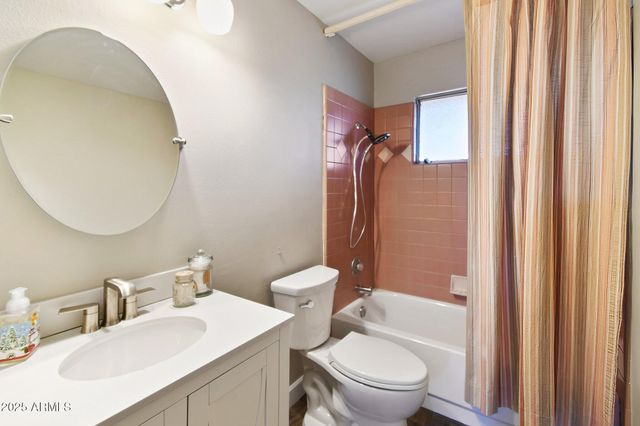 4530 W Continental Drive, Glendale, AZ 85308