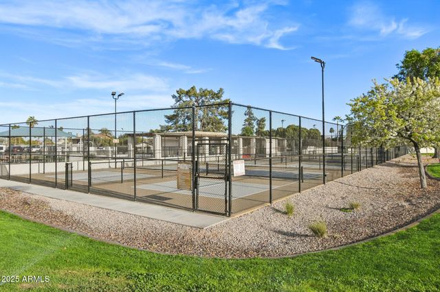 4530 W Continental Drive, Glendale, AZ 85308