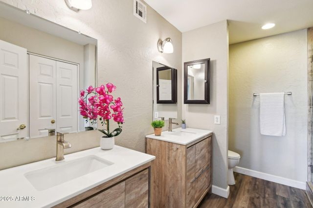 4530 W Continental Drive, Glendale, AZ 85308