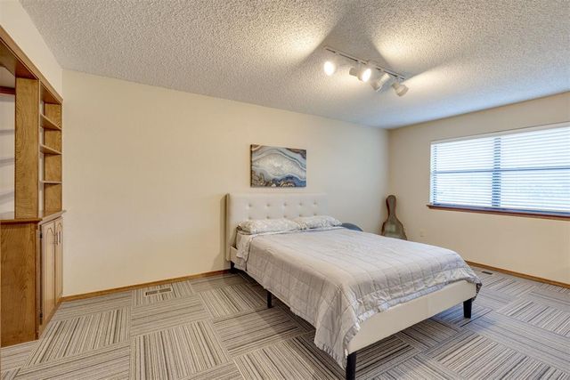 500 Gray Fox Run, Edmond, OK 73003