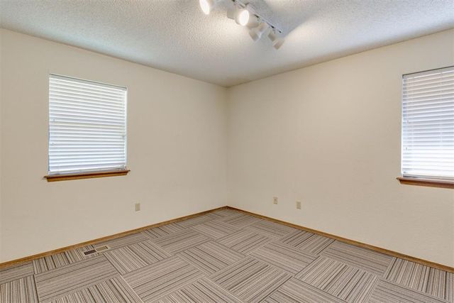 500 Gray Fox Run, Edmond, OK 73003