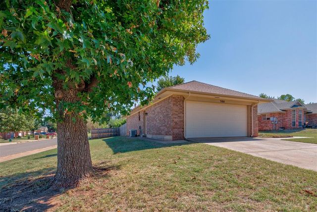 500 Gray Fox Run, Edmond, OK 73003