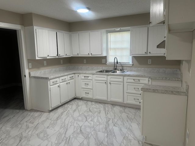 1755 WHITNEY AVE, Memphis, TN 38127