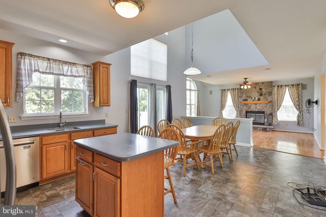 13 WINDRIFT CT, Easton, PA 18045