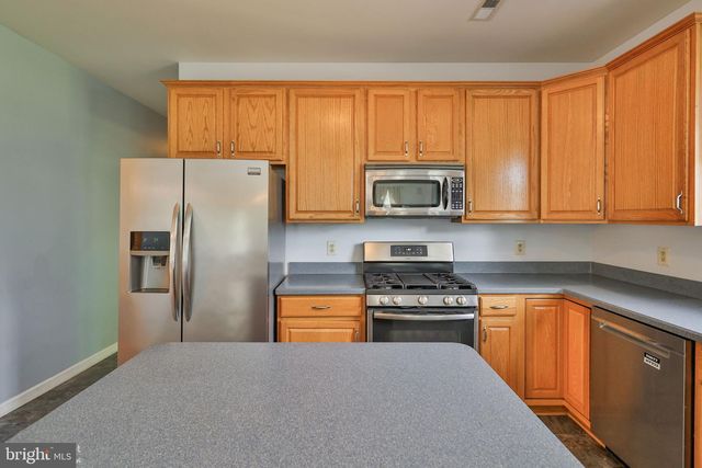 13 WINDRIFT CT, Easton, PA 18045