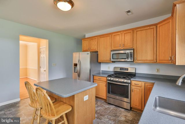 13 WINDRIFT CT, Easton, PA 18045