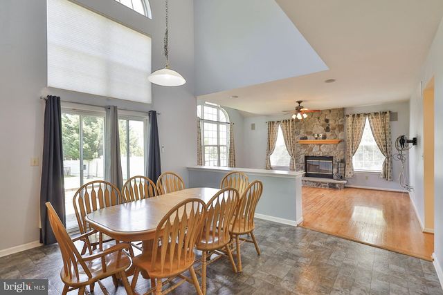13 WINDRIFT CT, Easton, PA 18045